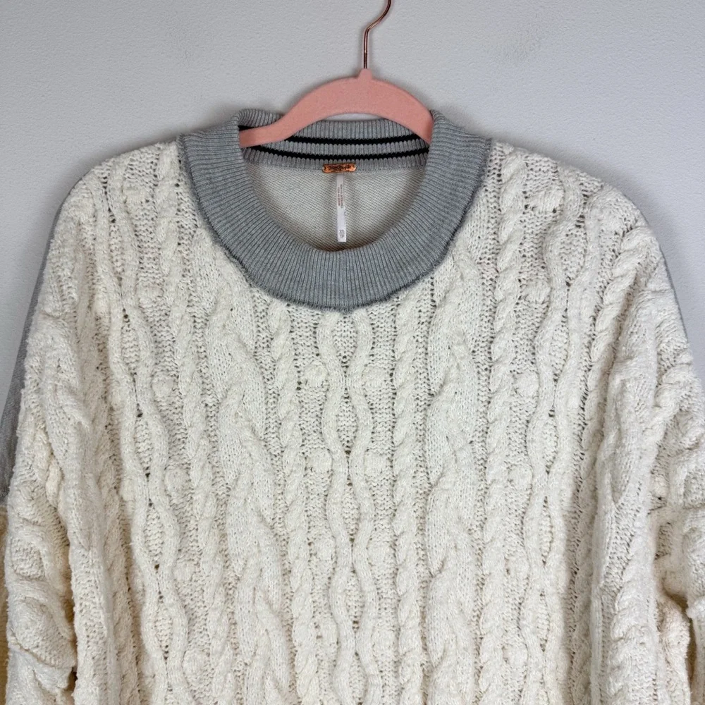 Free People Olympia‎ Oversized Cable Knit Sweater Cream Gray Size XS
